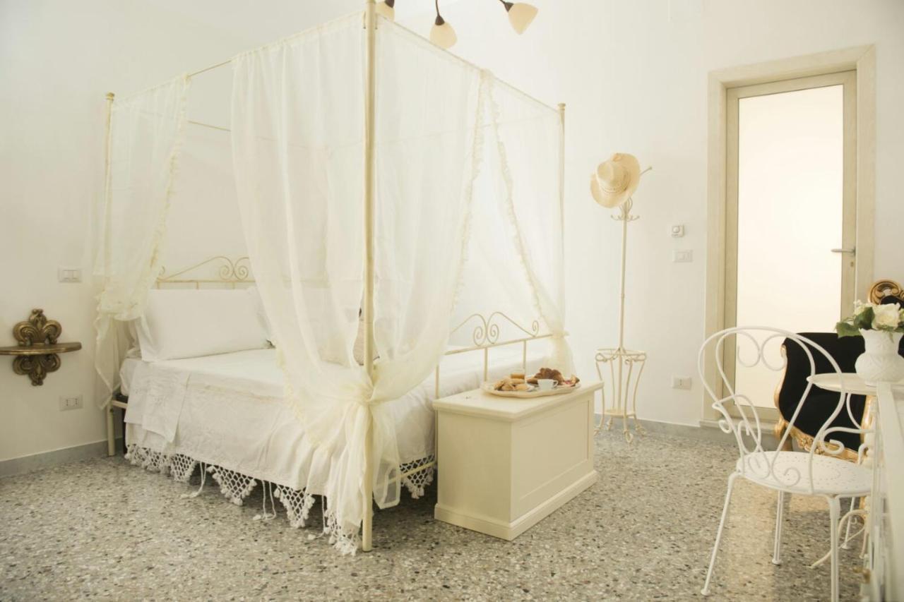 Dimora Cappuccini Guest House Cisternino Exteriör bild